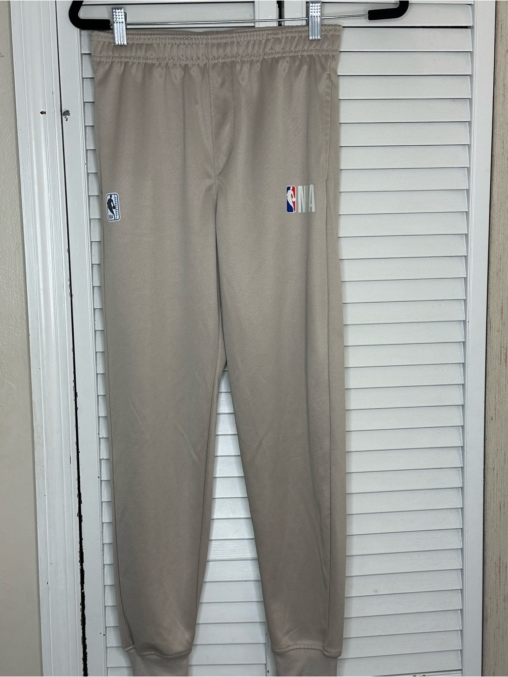 NBA Boys Jogger Pants in Taupe